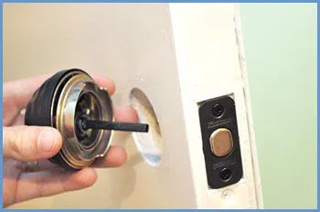 State Locksmith Services Fort Worth, TX 817-357-4974 - 5-change-locks-service